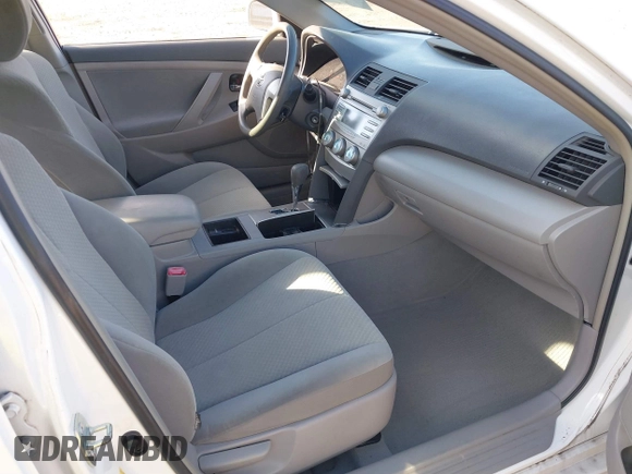 2009 Toyota Camry LE z VIN 4T1BK46K79U579024, wystawiony jako IAAI lot #41004813 z przebiegiem 154 621 mil mil oraz . Historia ofert i sprzedaży dostępna na DreamBid. Obrazek 5.