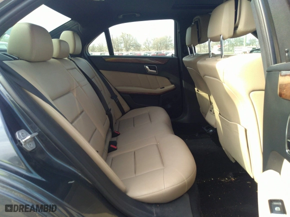 2012 Mercedes-Benz E-Class E 350 Luxury with VIN WDDHF5KB8CA641592, listed as a IAAI auction lot 41493356 with 152,981 mi miles. Bid and sale history available at carsss.com. Image 8.