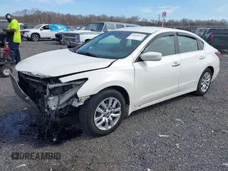 2015 Nissan Altima 2.5 S with VIN 1N4AL3APXFC212782, listed as a IAAI auction lot 41838104 with 109,010 mi miles. Bid and sale history available at carsss.com. Image 18.