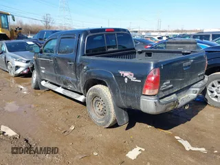 2008 Toyota Tacoma z VIN 5TELU42N78Z503599, wystawiony jako IAAI lot #41657166 z przebiegiem 227 630 mil mil oraz . Historia ofert i sprzedaży dostępna na DreamBid. Obrazek 3.