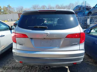 2016 Honda Pilot EX with VIN 5FNYF6H35GB004589, listed as a IAAI auction lot 41786117 with 107,717 mi miles. Bid and sale history available at carsss.com. Image 16.
