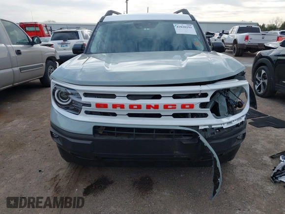 2024 Ford Bronco Sport Heritage z VIN 3FMCR9G64RRF08952, wystawiony jako IAAI lot #41828191 z przebiegiem 7 588 mil mil oraz . Historia ofert i sprzedaży dostępna na DreamBid. Obrazek 6.