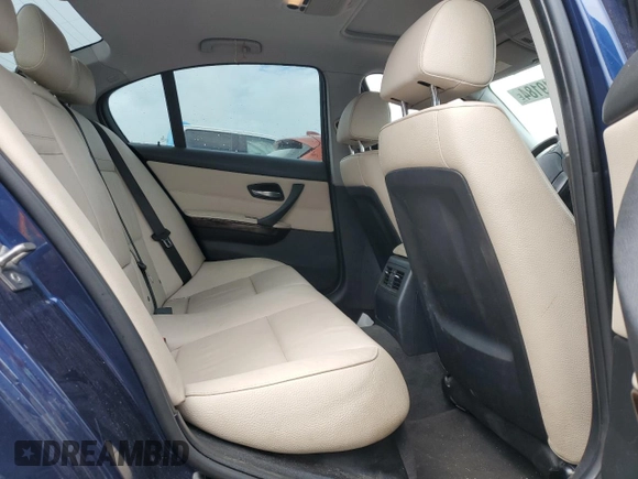 2011 BMW 3 Series 328i xDrive z VIN WBAPK5G57BNN27947, wystawiony jako Copart lot #60919184 z przebiegiem Nie podano mil oraz Szkody całkowita. Historia ofert i sprzedaży dostępna na DreamBid. Obrazek 10.