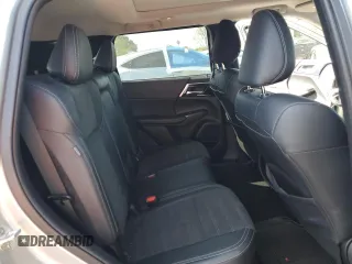 2023 Mitsubishi Outlander SE z VIN JA4J3UA83PZ061950, wystawiony jako Copart lot #54054815 z przebiegiem 31 763 mil mil oraz Szkoda całkowita • Salvage title. Historia ofert i sprzedaży dostępna na DreamBid. Obrazek 11.