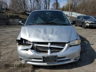 2000 Dodge Caravan SE with VIN 1B4GP44R4YB761945, listed as a Copart auction lot 51505745 with 110,452 mi miles and Salvage Title. Bid and sale history available at carsss.com. Image 5.