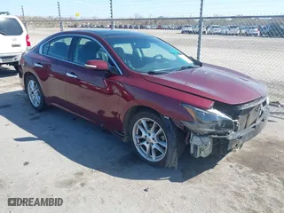 2010 Nissan Maxima 3.5 SV w/Sport Pkg with VIN 1N4AA5AP5AC843448, listed as a IAAI auction lot 41696370 with 186,984 mi miles. Bid and sale history available at carsss.com. Image 1.
