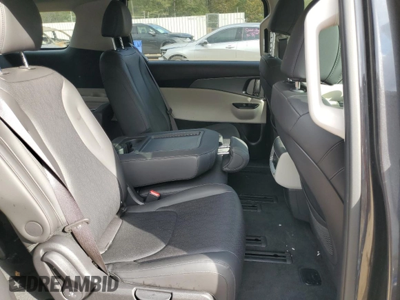 2024 Kia Carnival LX with VIN KNDNB4H3XR6344581, listed as a Copart auction lot 82281364 with 17,140 mi miles and Salvage Title. Bid and sale history available at carsss.com. Image 11.