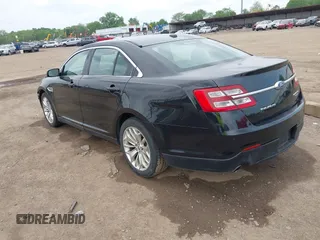 2019 Ford Taurus Limited z VIN 1FAHP2F82KG111088, wystawiony jako IAAI lot #42280384 z przebiegiem 97 961 mil mil oraz . Historia ofert i sprzedaży dostępna na DreamBid. Obrazek 3.