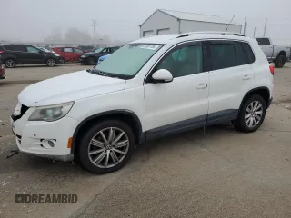 2010 Volkswagen Tiguan SEL with VIN WVGBV7AX8AW530953, listed as a Copart auction lot 81807704 with 146,558 mi miles and Salvage Title. Bid and sale history available at DreamBid. Image 1.