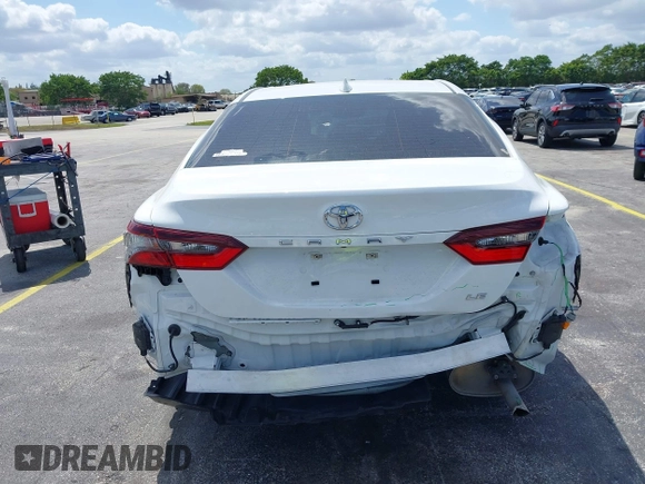 2024 Toyota Camry LE z VIN 4T1R11AK5RU881936, wystawiony jako IAAI lot #42080937 z przebiegiem 13 302 mil mil oraz . Historia ofert i sprzedaży dostępna na DreamBid. Obrazek 16.