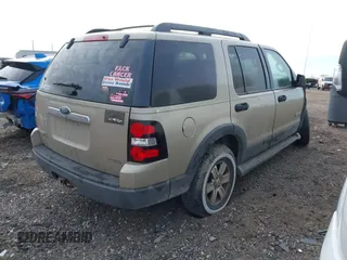 2006 Ford Explorer XLT with VIN 1FMEU73E46UA11137, listed as a IAAI auction lot 41995188 with 166,874 mi miles. Bid and sale history available at carsss.com. Image 4.
