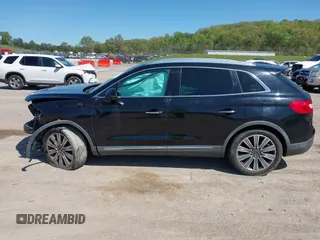 2016 Lincoln MKX Black Label with VIN 2LMPJ9JP1GBL55716, listed as a IAAI auction lot 42002075 with 85,200 mi miles. Bid and sale history available at carsss.com. Image 13.