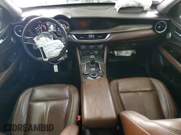 2018 Alfa Romeo Stelvio Ti z VIN ZASFAKBN4J7C22701, wystawiony jako Copart lot #48041535 z przebiegiem 137 764 mil mil oraz Szkoda całkowita • Salvage title. Historia ofert i sprzedaży dostępna na DreamBid. Obrazek 8.
