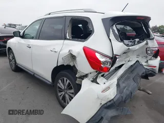 2018 Nissan Pathfinder SV z VIN 5N1DR2MMXJC663829, wystawiony jako IAAI lot #42083443 z przebiegiem 94 027 mil mil oraz . Historia ofert i sprzedaży dostępna na DreamBid. Obrazek 3.