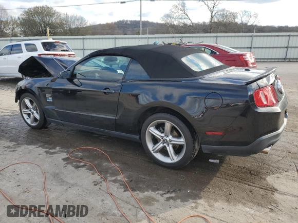 2010 Ford Mustang GT z VIN 1ZVBP8FH8A5138001, wystawiony jako Copart lot #81775734 z przebiegiem 90 489 mil mil oraz Szkoda całkowita • Salvage title. Historia ofert i sprzedaży dostępna na DreamBid. Obrazek 2.