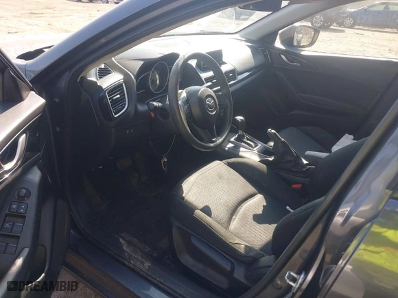 2014 Mazda Mazda3 i Sport with VIN JM1BM1U71E1135032, listed as a IAAI auction lot 41787985 with 222,981 mi miles. Bid and sale history available at carsss.com. Image 5.