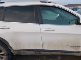 2019 Jeep Cherokee Latitude Plus with VIN 1C4PJLLN3KD147526, listed as a IAAI auction lot 41503928 with 131,379 mi miles and . Bid and sale history available at DreamBid. Image 13.