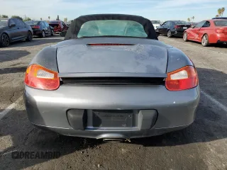 2002 Porsche Boxster z VIN WP0CA29862U621821, wystawiony jako Copart lot #85770484 z przebiegiem 121 843 mil mil oraz Czysty tytuł • Clean title. Historia ofert i sprzedaży dostępna na DreamBid. Obrazek 6.