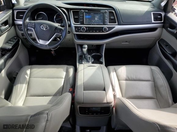 2017 Toyota Highlander XLE with VIN 5TDJZRFH1HS393351, listed as a Copart auction lot 46149615 with 68,985 mi miles and Salvage Title. Bid and sale history available at carsss.com. Image 8.