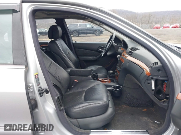 2003 Mercedes-Benz S-Class 4.3L with VIN WDBNG70J03A331144, listed as a IAAI auction lot 42013506 with 1 mi miles. Bid and sale history available at carsss.com. Image 5.