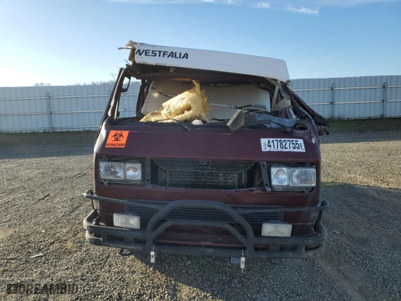 1990 Volkswagen Vanagon with VIN WV2TB0253LH043934, listed as a Copart auction lot 41782755 with 330,896 mi miles and Salvage Title. Bid and sale history available at carsss.com. Image 5.