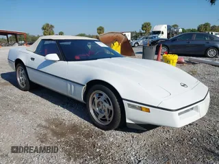 1990 Chevrolet Corvette z VIN 1G1YY3389L5102766, wystawiony jako IAAI lot #41858865 z przebiegiem 27 927 mil mil oraz . Historia ofert i sprzedaży dostępna na DreamBid. Obrazek 1.