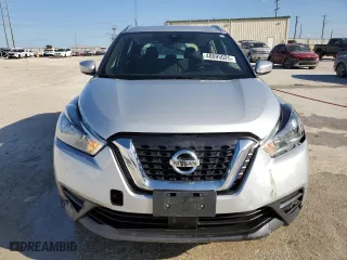 2020 Nissan Kicks SV with VIN 3N1CP5CV8LL489268, listed as a Copart auction lot 48695025 with 81,235 mi miles and Salvage Title. Bid and sale history available at carsss.com. Image 5.