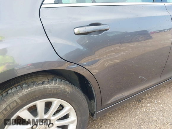 2013 Chrysler 300 with VIN 2C3CCAAG0DH556501, listed as a IAAI auction lot 42104305 with 91,914 mi miles. Bid and sale history available at carsss.com. Image 6.