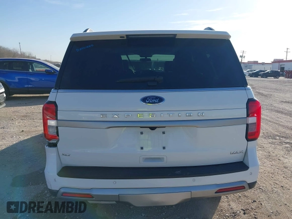 2024 Ford Expedition Max XLT z VIN 1FMJK1H8XREA38197, wystawiony jako IAAI lot #41786020 z przebiegiem 35 387 mil mil oraz . Historia ofert i sprzedaży dostępna na DreamBid. Obrazek 16.
