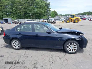 2007 BMW 3 Series 328xi z VIN WBAVC93577KX52072, wystawiony jako IAAI lot #42615912 z przebiegiem 138 000 mil mil oraz . Historia ofert i sprzedaży dostępna na DreamBid. Obrazek 14.