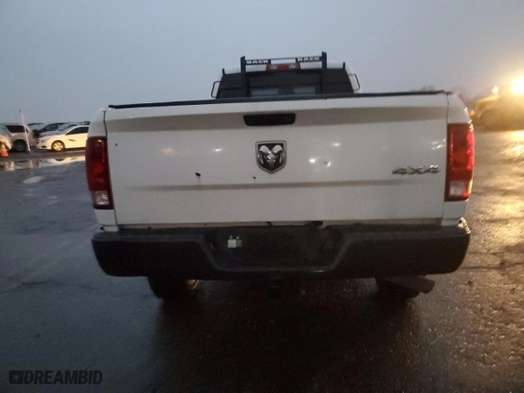 2018 Ram 2500 Tradesman with VIN 3C6UR5HJ5JG278642, listed as a Copart auction lot 82128474 with 147,822 mi miles and Clean Title. Bid and sale history available at carsss.com. Image 6.