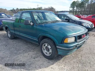 1997 GMC Sonoma SLS with VIN 1GTCS19X4V8528209, listed as a IAAI auction lot 41576867 with 217,993 mi miles. Bid and sale history available at carsss.com. Image 1.
