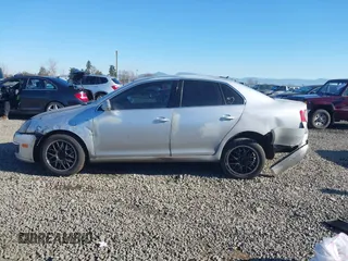 2006 Volkswagen Jetta 2.5L с VIN 3VWSF71KX6M625881, выставлен на аукционе IAAI как лот 41435542 с пробегом 232 897 миль миль и . История ставок и продаж доступна на DreamBid. Изображение 14.