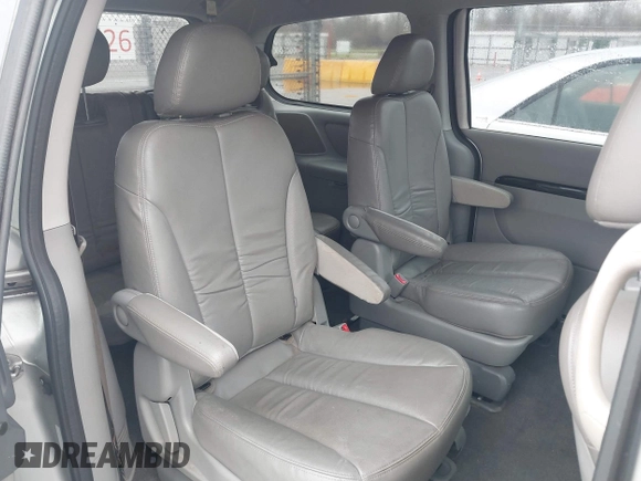 2014 Kia Sedona EX with VIN KNDMH4C76E6541200, listed as a IAAI auction lot 41657002 with 141,377 mi miles. Bid and sale history available at carsss.com. Image 8.
