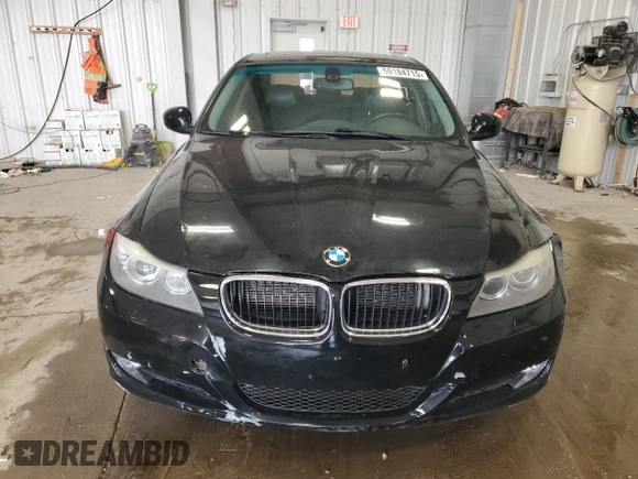 2011 BMW 3 Series 328i xDrive z VIN WBAPK7C59BF087113, wystawiony jako Copart lot #59184715 z przebiegiem Nie podano mil oraz Czysty tytuł • Clean title. Historia ofert i sprzedaży dostępna na DreamBid. Obrazek 5.