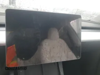 2024 Tesla Model Y Long Range z VIN 7SAYGDEE3RA283311, wystawiony jako Copart lot #56925505 z przebiegiem Nie podano mil oraz Szkoda całkowita • Salvage title. Historia ofert i sprzedaży dostępna na DreamBid. Obrazek 9.
