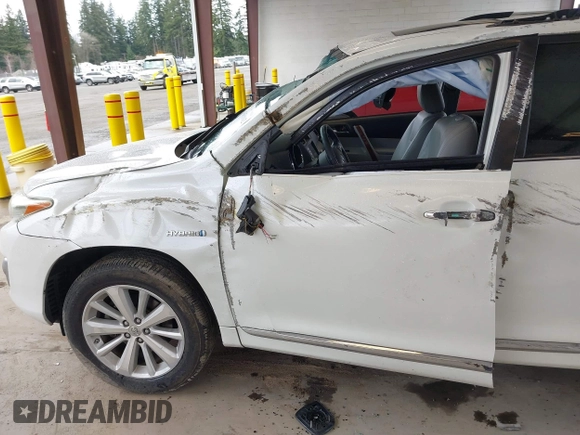 2011 Toyota Highlander Hybrid Limited with VIN JTEDC3EH5B2001611, listed as a IAAI auction lot 41851942 with 1 mi miles. Bid and sale history available at carsss.com. Image 6.