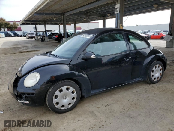2010 Volkswagen New Beetle Coupe with VIN 3VWPG3AG8AM036554, listed as a Copart auction lot 52403365 with 138,857 mi miles and Salvage Title. Bid and sale history available at carsss.com. Image 1.