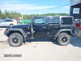 2013 Jeep Wrangler Unlimited Sport z VIN 1C4HJWDG9DL510121, wystawiony jako IAAI lot #42389944 z przebiegiem 84 390 mil mil oraz . Historia ofert i sprzedaży dostępna na DreamBid. Obrazek 14.