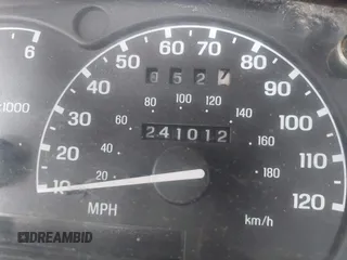 1997 Ford Explorer z VIN 1FMCU24X6VUC49032, wystawiony jako IAAI lot #42238646 z przebiegiem 241 012 mil mil oraz . Historia ofert i sprzedaży dostępna na DreamBid. Obrazek 7.