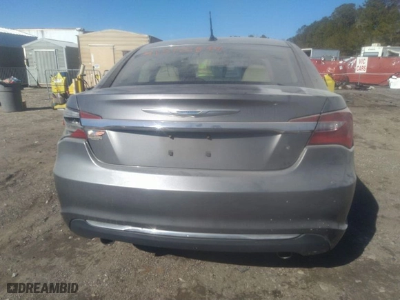 2013 Chrysler 200 Limited with VIN 1C3CCBCG5DN513847, listed as a IAAI auction lot 41370594 with NaN miles. Bid and sale history available at carsss.com. Image 16.