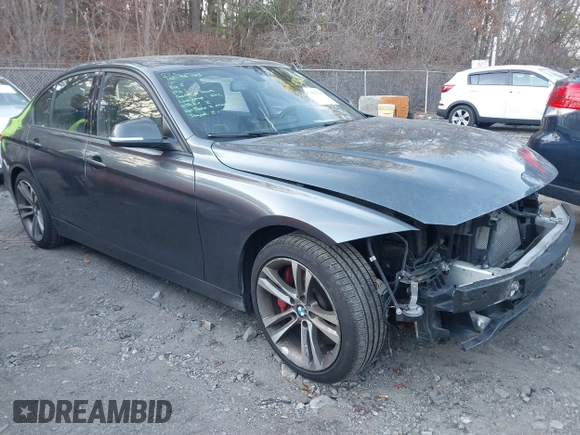 2013 BMW 3 Series 335i xDrive z VIN WBA3B9C55DF586231, wystawiony jako IAAI lot #41302520 z przebiegiem 123 173 mil mil oraz . Historia ofert i sprzedaży dostępna na DreamBid. Obrazek 1.