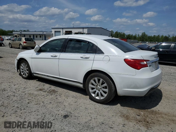 2014 Chrysler 200 Touring z VIN 1C3CCBBG6EN119714, wystawiony jako Copart lot #54020705 z przebiegiem 202 443 mil mil oraz Szkoda całkowita • Salvage title. Historia ofert i sprzedaży dostępna na DreamBid. Obrazek 2.