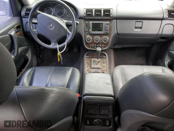 2005 Mercedes-Benz M 350 z VIN 4JGAB57E25A538743, wystawiony jako Copart lot #51050965 z przebiegiem 130 204 mil mil oraz Szkoda całkowita • Salvage title. Historia ofert i sprzedaży dostępna na DreamBid. Obrazek 8.
