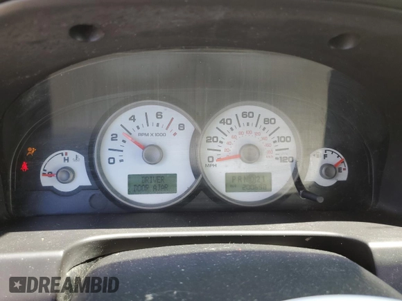 2007 Ford Escape Limited with VIN 1FMCU04137KB33107, listed as a Copart auction lot 55357475 with 200,698 mi miles and Clean title. Bid and sale history available at DreamBid. Image 9.