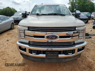2017 Ford F-250 Lariat z VIN 1FT7W2BTXHEC94053, wystawiony jako Copart lot #61049155 z przebiegiem 57 994 mil mil oraz Szkoda całkowita • Salvage title. Historia ofert i sprzedaży dostępna na DreamBid. Obrazek 5.