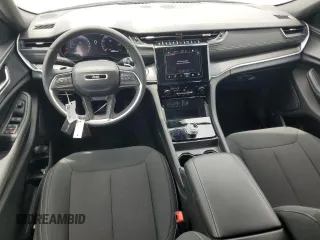 2025 Jeep Grand Cherokee Altitude with VIN 1C4RJGAGXSC281508, listed as a Copart auction lot 64841415 with 2,231 mi miles and Salvage title. Bid and sale history available at DreamBid. Image 8.