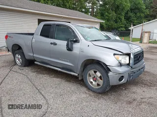 2007 Toyota Tundra SR5 с VIN 5TFBT54177X005813, выставлен на аукционе IAAI как лот 42440720 с пробегом 151 422 миль миль и . История ставок и продаж доступна на DreamBid. Изображение 1.