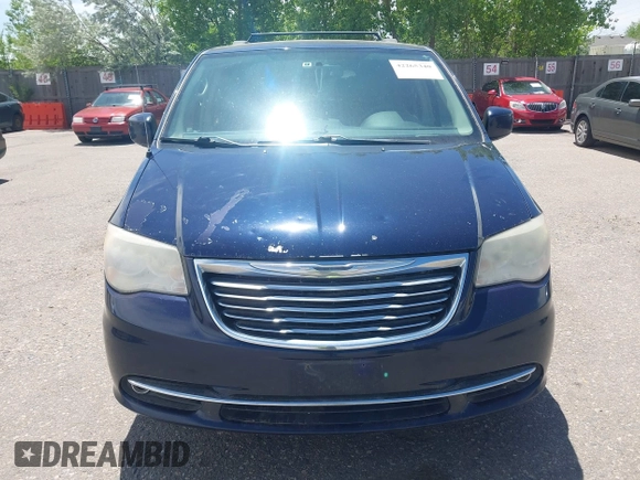 2014 Chrysler Town & Country Touring z VIN 2C4RC1BG5ER440551, wystawiony jako IAAI lot #42265340 z przebiegiem 167 068 mil mil oraz . Historia ofert i sprzedaży dostępna na DreamBid. Obrazek 6.