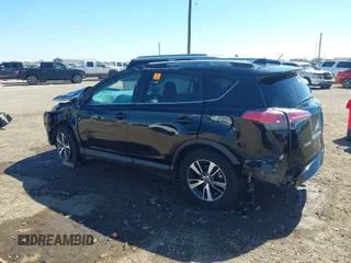 2018 Toyota RAV4 XLE with VIN 2T3WFREV8JW476348, listed as a IAAI auction lot 41641892 with 1 mi miles. Bid and sale history available at carsss.com. Image 3.